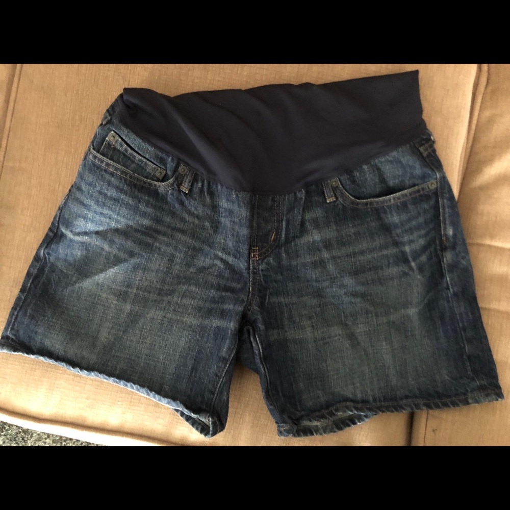 Maternity shorts